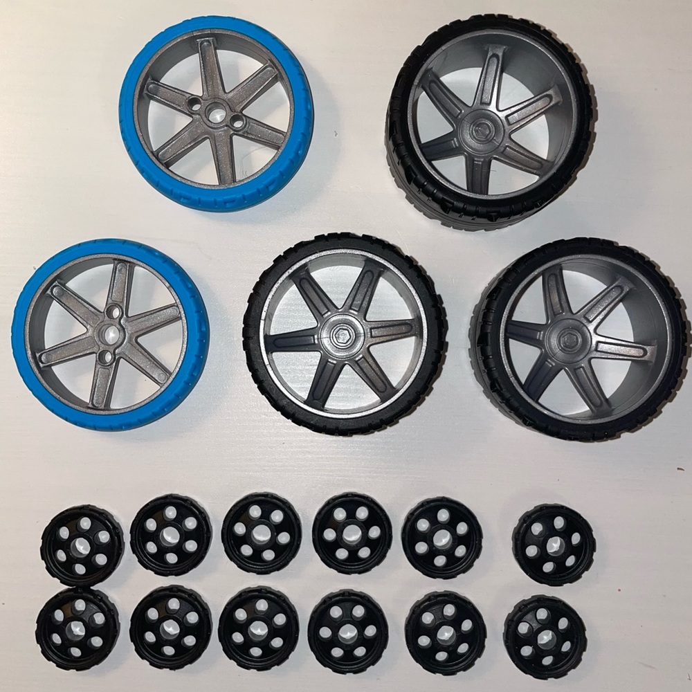 ⭐️FWP K’Nex Wheel Assortment- 17 Pieces